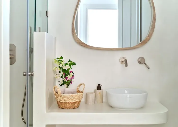 Parian Pearl Unique Seaview *