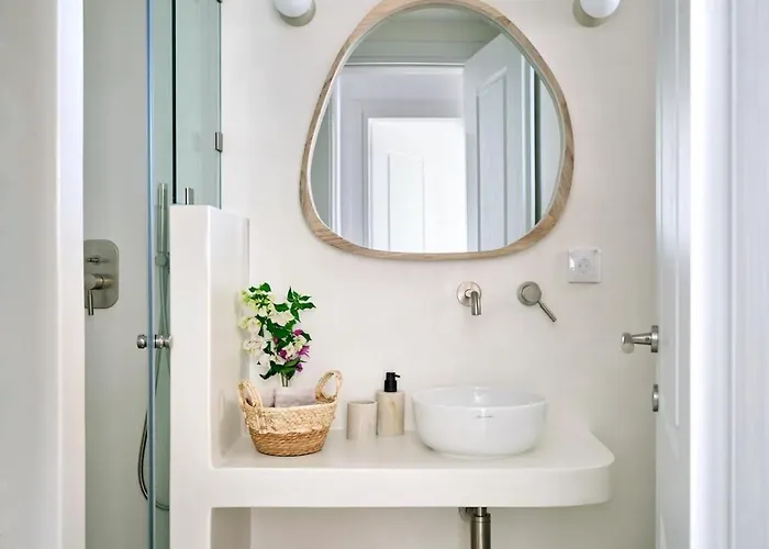 Parian Pearl Unique Seaview *