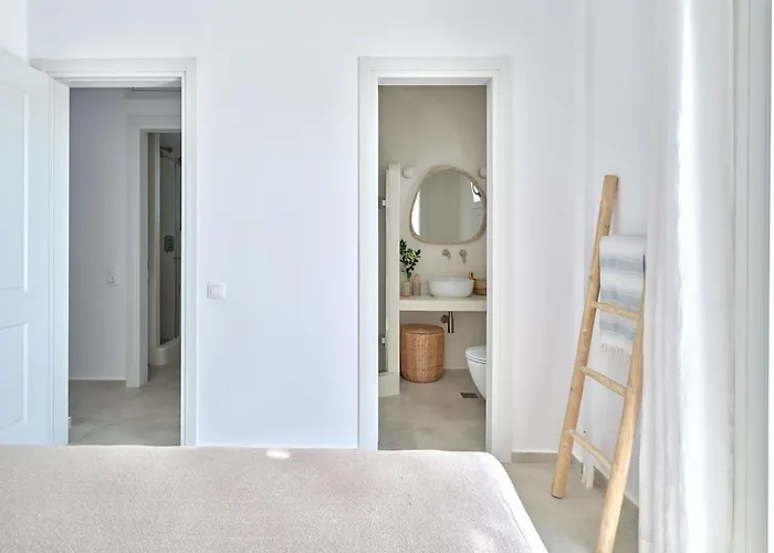 Parian Pearl Unique Seaview Вилла *